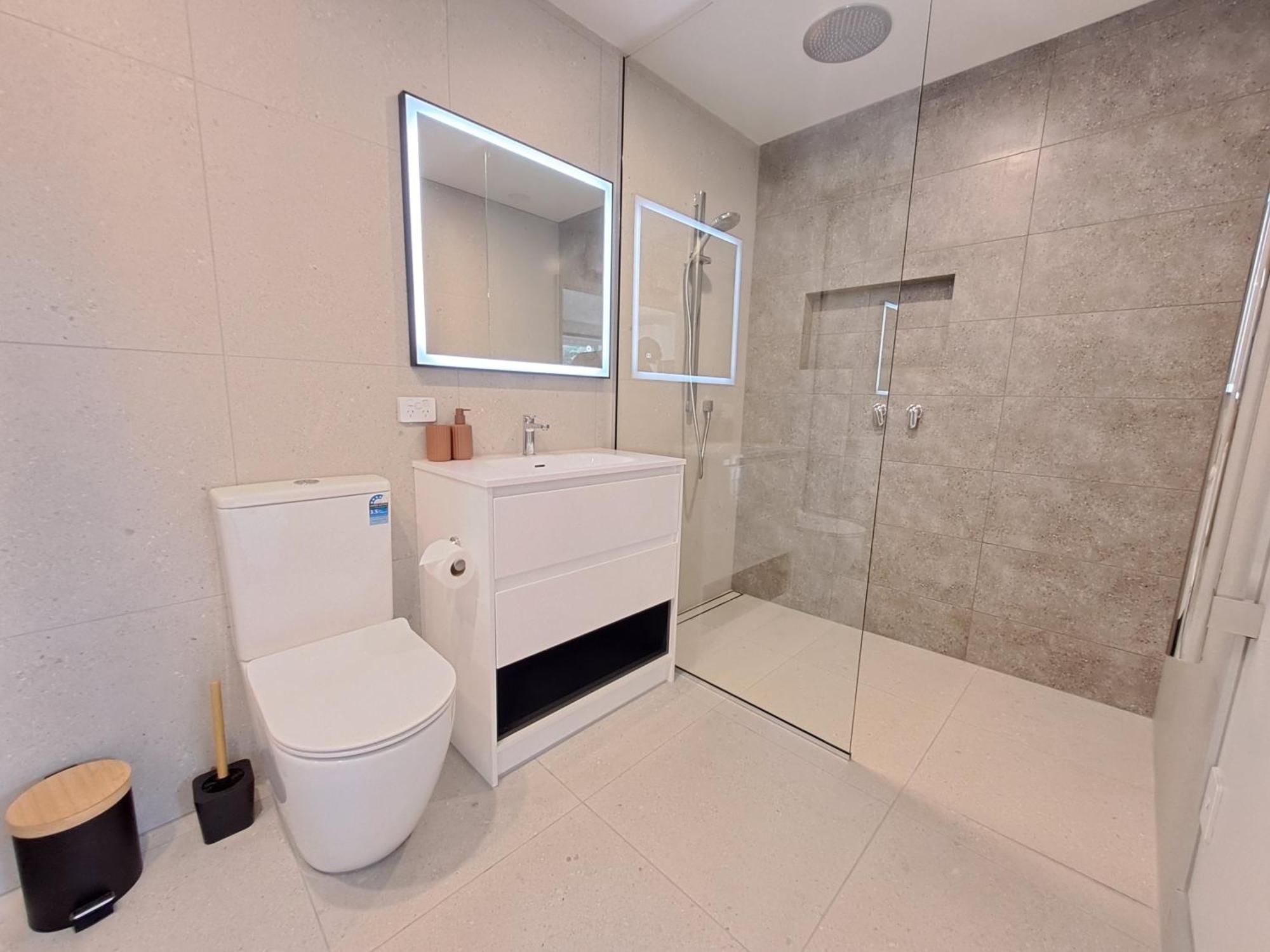 Apartment Tainui Charm - Fully Renovated, 2 Bedrooms *